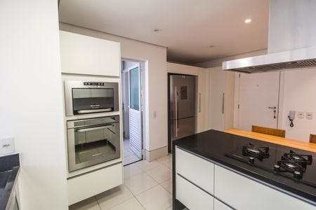 Apartamento para alugar com 223m², 2 quartos e 3 vagas Apartamento para alugar com 223m², 2 quartos e 3 vagasCozinha