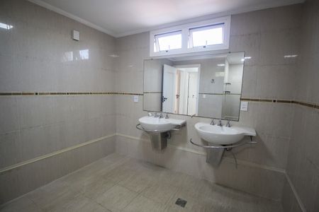 Casa à venda com 1200m², 5 quartos e 4 vagasBanheiro da Suíte 5