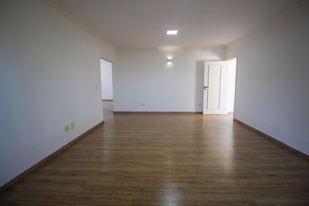 Casa à venda com 1200m², 5 quartos e 4 vagasSuíte 2