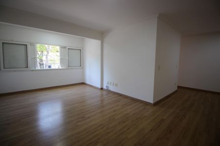 Casa à venda com 1200m², 5 quartos e 4 vagasSuíte 1