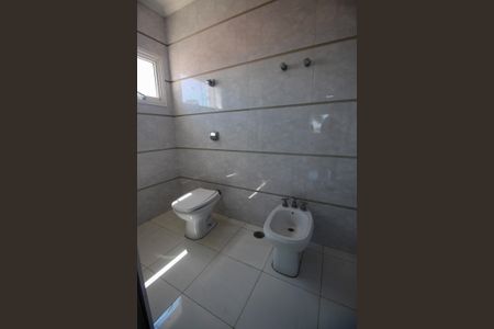 Casa à venda com 1200m², 5 quartos e 4 vagasBanheiro da Suíte 2