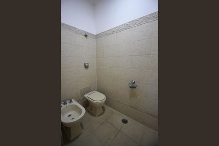 Casa à venda com 1200m², 5 quartos e 4 vagasBanheiro da Suíte 1