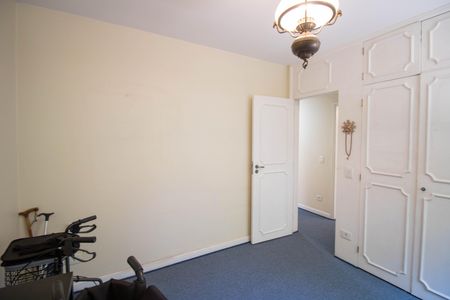 Apartamento à venda com 165m², 4 quartos e 2 vagas Apartamento à venda com 165m², 4 quartos e 2 vagasSuíte