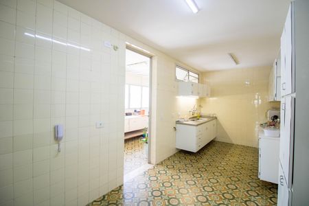 Apartamento à venda com 165m², 4 quartos e 2 vagas Apartamento à venda com 165m², 4 quartos e 2 vagasCozinha