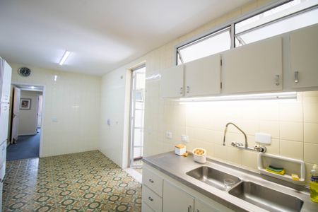 Apartamento à venda com 165m², 4 quartos e 2 vagas Apartamento à venda com 165m², 4 quartos e 2 vagasCozinha