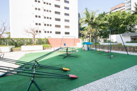 Apartamento à venda com 165m², 4 quartos e 2 vagas Apartamento à venda com 165m², 4 quartos e 2 vagasÁrea comum