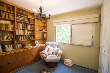 Apartamento à venda com 165m², 4 quartos e 2 vagas Apartamento à venda com 165m², 4 quartos e 2 vagasQuarto 1