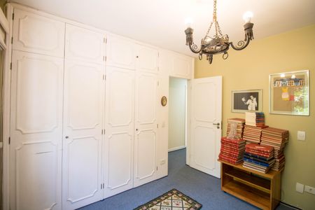 Apartamento à venda com 165m², 4 quartos e 2 vagas Apartamento à venda com 165m², 4 quartos e 2 vagasQuarto 1