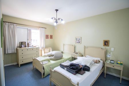 Apartamento à venda com 165m², 4 quartos e 2 vagas Apartamento à venda com 165m², 4 quartos e 2 vagasSuíte 2