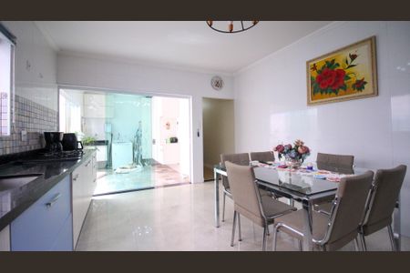 Casa para alugar com 150m², 3 quartos e 2 vagas Casa para alugar com 150m², 3 quartos e 2 vagasCozinha