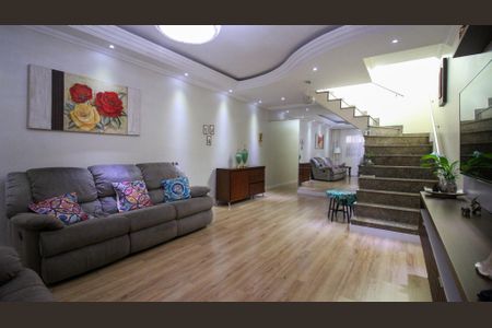 Casa para alugar com 150m², 3 quartos e 2 vagas Casa para alugar com 150m², 3 quartos e 2 vagasSala