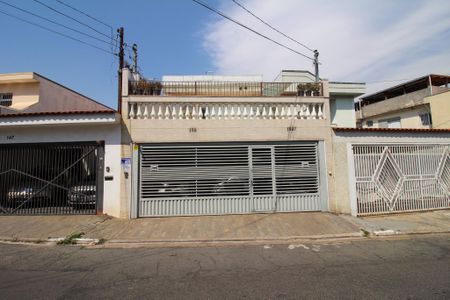 Casa para alugar com 150m², 3 quartos e 2 vagas Casa para alugar com 150m², 3 quartos e 2 vagasFachada