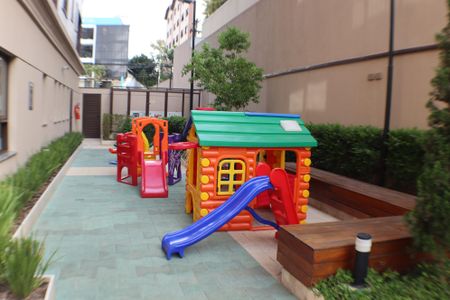 Apartamento para alugar com 120m², 3 quartos e 2 vagasÁrea comum - Playground