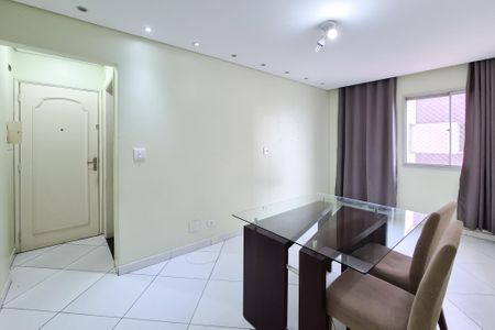 Apartamento à venda com 70m², 2 quartos e 1 vaga Apartamento à venda com 70m², 2 quartos e 1 vagaSala