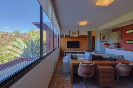 Casa de condomínio à venda com 350m², 3 quartos e 4 vagasSala 2