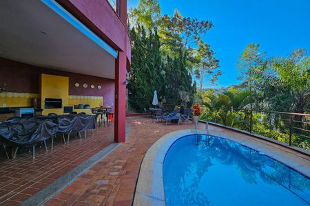 Casa de condomínio à venda com 350m², 3 quartos e 4 vagasÁrea externa