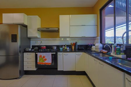 Casa de condomínio à venda com 350m², 3 quartos e 4 vagasCozinha