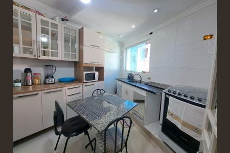 Casa à venda com 296m², 12 quartos e 4 vagas Casa à venda com 296m², 12 quartos e 4 vagasCozinha 4