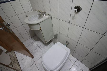 Casa à venda com 296m², 12 quartos e 4 vagas Casa à venda com 296m², 12 quartos e 4 vagasBanheiro 4