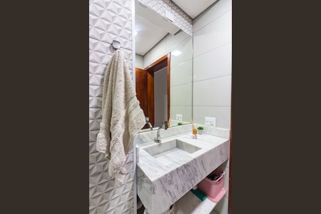 Casa à venda com 296m², 12 quartos e 4 vagas Casa à venda com 296m², 12 quartos e 4 vagasBanheiro 2