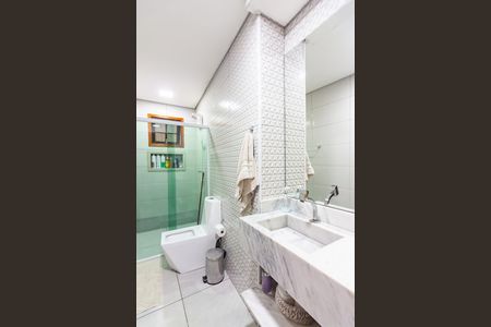 Casa à venda com 296m², 12 quartos e 4 vagas Casa à venda com 296m², 12 quartos e 4 vagasBanheiro 2