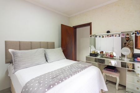 Casa à venda com 296m², 12 quartos e 4 vagas Casa à venda com 296m², 12 quartos e 4 vagasQuarto 6