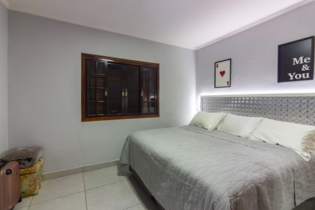 Casa à venda com 296m², 12 quartos e 4 vagas Casa à venda com 296m², 12 quartos e 4 vagasQuarto 5