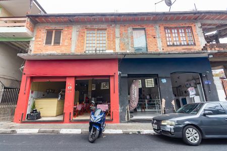 Casa à venda com 296m², 12 quartos e 4 vagas Casa à venda com 296m², 12 quartos e 4 vagasFachada