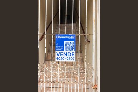 Casa à venda com 296m², 12 quartos e 4 vagas Casa à venda com 296m², 12 quartos e 4 vagasPlaca