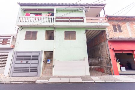 Casa à venda com 296m², 12 quartos e 4 vagas Casa à venda com 296m², 12 quartos e 4 vagasFachada