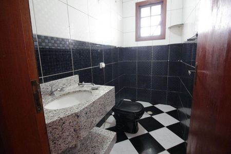 Casa à venda com 296m², 12 quartos e 4 vagas Casa à venda com 296m², 12 quartos e 4 vagasBanheiro 4