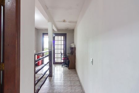 Casa à venda com 296m², 12 quartos e 4 vagas Casa à venda com 296m², 12 quartos e 4 vagasCorredor
