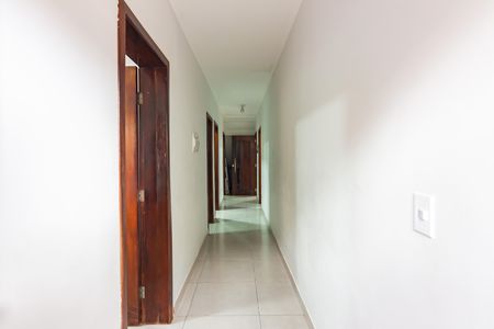 Casa à venda com 296m², 12 quartos e 4 vagas Casa à venda com 296m², 12 quartos e 4 vagasCorredor