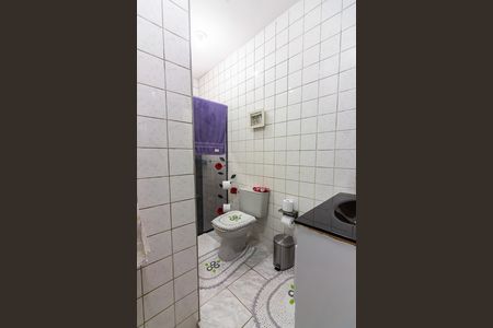 Casa à venda com 296m², 12 quartos e 4 vagas Casa à venda com 296m², 12 quartos e 4 vagasBanheiro 1