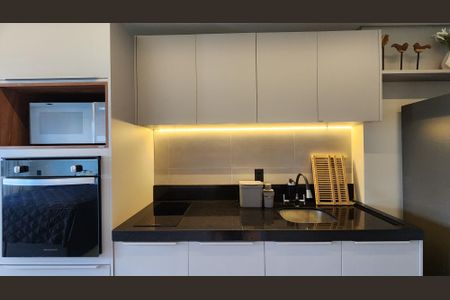 Estúdio - Cozinha de kitnet/studio para alugar com 1 quarto, 30m² em Ondina, Salvador