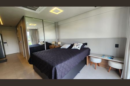 Estúdio - Cama e armário de kitnet/studio para alugar com 1 quarto, 30m² em Ondina, Salvador