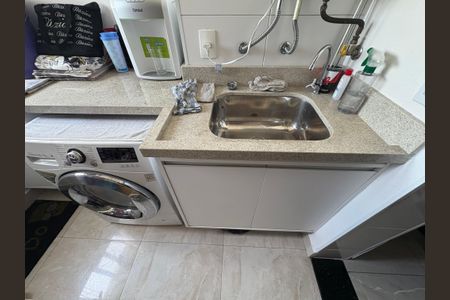 Apartamento à venda com 89m², 3 quartos e 2 vagas Apartamento à venda com 89m², 3 quartos e 2 vagasÁrea de Serviço