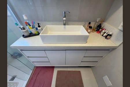 Apartamento à venda com 89m², 3 quartos e 2 vagas Apartamento à venda com 89m², 3 quartos e 2 vagasBanheiro da suíte 2