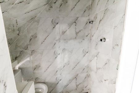 Banheiro Social de casa para alugar com 1 quarto, 42m² em Jardim Catanduva, São Paulo