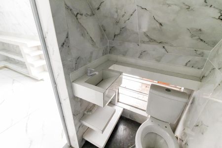 Casa para alugar com 42m², 1 quarto e sem vaga Casa para alugar com 42m², 1 quarto e sem vagaBanheiro Social