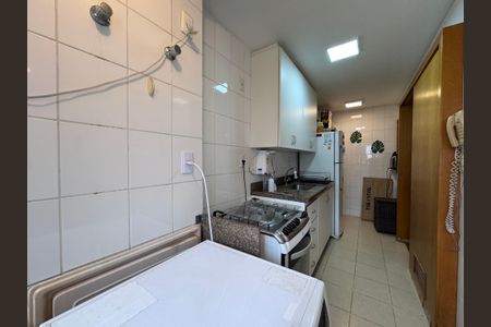 Apartamento para alugar com 70m², 2 quartos e 1 vaga Apartamento para alugar com 70m², 2 quartos e 1 vagaCozinha e Área de Serviço