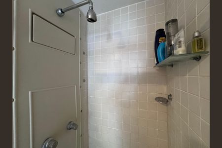Apartamento para alugar com 70m², 2 quartos e 1 vaga Apartamento para alugar com 70m², 2 quartos e 1 vagaBanheiro da Suíte