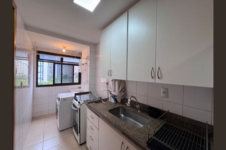 Apartamento para alugar com 70m², 2 quartos e 1 vaga Apartamento para alugar com 70m², 2 quartos e 1 vagaCozinha e Área de Serviço