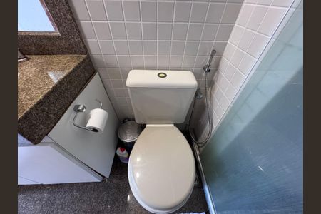 Apartamento para alugar com 70m², 2 quartos e 1 vaga Apartamento para alugar com 70m², 2 quartos e 1 vagaBanheiro da Suíte