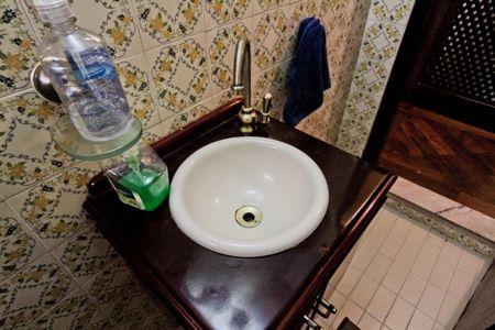 Lavabo de casa à venda com 3 quartos, 179m² em Jardim das Laranjeiras, São Paulo