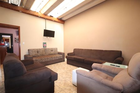 Sala de casa à venda com 3 quartos, 800m² em Vila Pires, Santo André