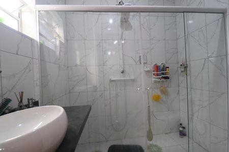 Casa à venda com 800m², 3 quartos e 8 vagasBanheiro 2