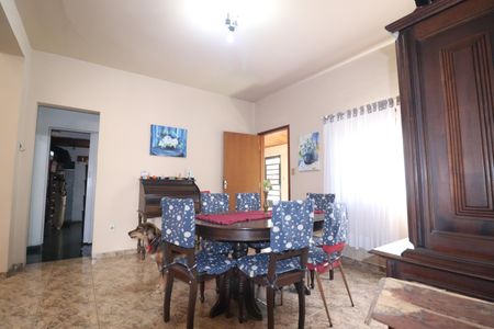Sala de casa à venda com 3 quartos, 800m² em Vila Pires, Santo André