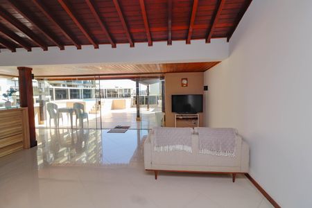 Apartamento à venda com 280m², 3 quartos e 1 vaga Apartamento à venda com 280m², 3 quartos e 1 vagaSala