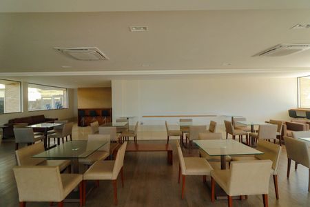 Apartamento à venda com 280m², 3 quartos e 1 vaga Apartamento à venda com 280m², 3 quartos e 1 vagaÁrea comum